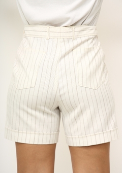 Imagem do Bermudas listras vintage cintura alta curta