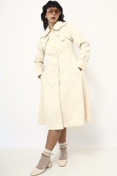 Trench coat off white acinturado vintage na internet