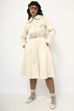 Trench coat off white acinturado vintage - comprar online