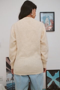 Cardigan pura lã off white manga bufante botão frente - Capichó Brechó