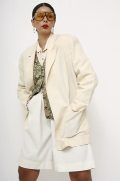 Blazer creme linho ombreira classico