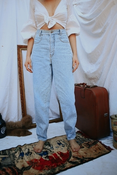 Calça jeans claro  vintage cintura mega alta  original mom 90's - comprar online