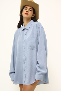 Camisa azul clara textura crepe vintage - comprar online