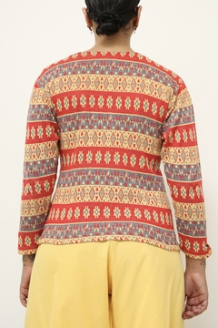 Blusa manga longa vermelha e amarela vintage na internet
