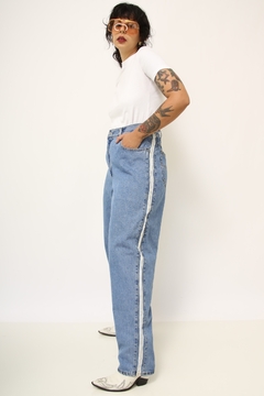 Imagem do Calça jeans azul classica listra branca lateral bag