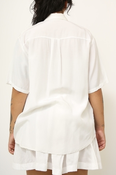 Camisa viscose branca recorte colorido - Capichó Brechó