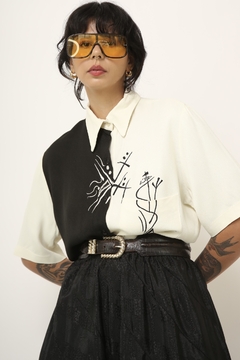 Camisa preto e branca bordado vintage - comprar online