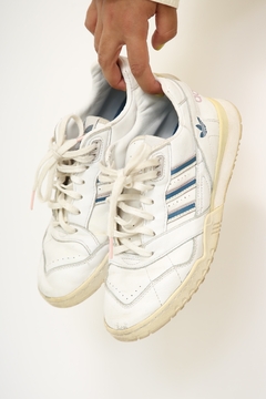 Tenis adidas original couro classico