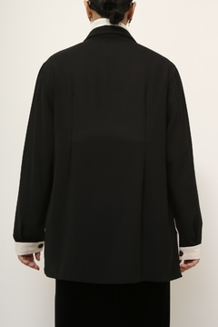 Camisa preta recortes em branco ampla - loja online