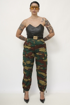 Calça Nasty Gal CAMUFLADA na internet