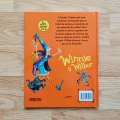 WINNIE Y WILBUR - El robot - Pantuflas Libros