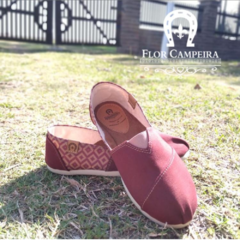 Alpargata Confort Flor Campeira Bordo com Pampa - comprar online