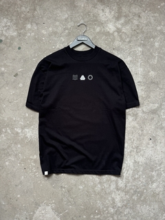 Remera EXPLORE Black - comprar online