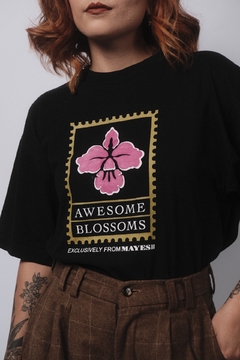 Camiseta Flower na internet
