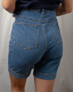 Shorts Mom Caramelo na internet