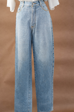 Calça mom jeans 42/44 na internet