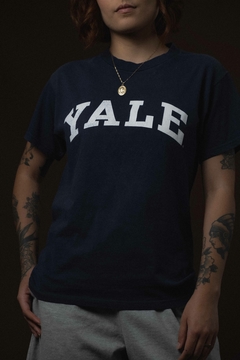 Camiseta Yale na internet