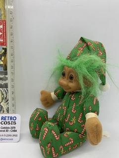 Troll Peluche Navideño Russ en internet