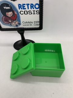 Caja Plastica con forma de Lego en internet