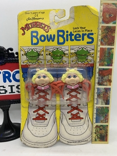 Bow Biters -Muerde cordones Peggy Muppets