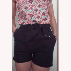 SHORT DE BENGALINA CON TACHAS. ART 4567