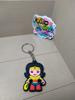Chaveiro Mulher Maravilha Super Heroína - comprar online