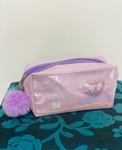 NECESSAIRE DIVERTIDA COM PELUCIA - comprar online