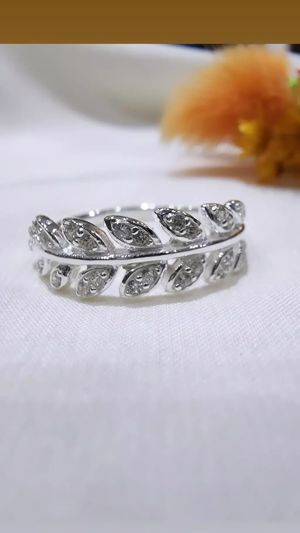 Anillo con hojas hotsell