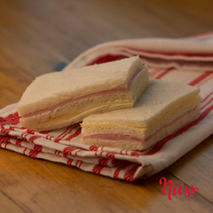 12 sandwichs triples de jamón y queso en pan de miga blanco - comprar online