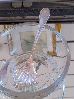 Original Cucharita ideal Dulcera bañada en Plata "Ostra"