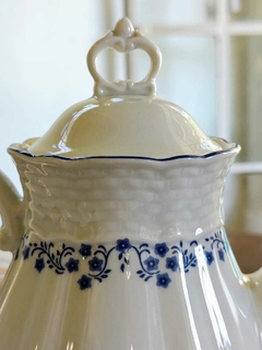 Cafetera en Porcelana Verbano Flores Azules - comprar online