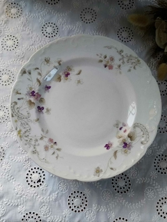 Fuente Redonda en Plato de Postre en Porcelana Alemana Flores Lilas - comprar online