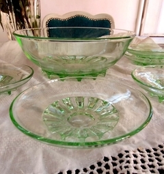 Imagen de Bowl ensaladera y 5 platos de Postre color verde con patitas