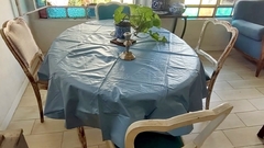 Mantel Vinilico para mesa redonda u oval Celeste Liso en internet