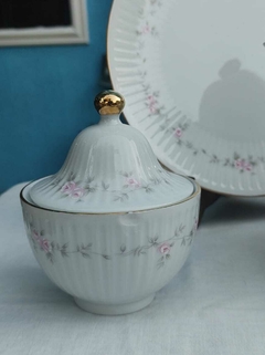 Juego de Te en Porcelana Tsuji delicadas Rositas 18 piezas (detalle en azucarera) - comprar online