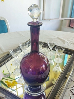 Botellon con Tapon Licorero color Borravino
