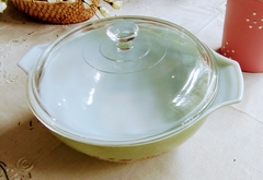 Bowl con tapa opalina de color Pirex U.S.A - comprar online