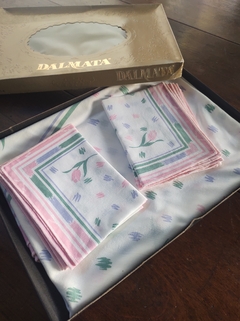 Mantel redondo de algodon con 8 servilletas en caja original Marca Dalmata modelo Allegro usado