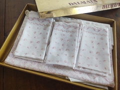 Mantel redondo con 8 servilletas marca Dalmata modelo Gioia en caja original usado