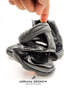Sneakers preto Tênis de Dança - com area de pivots e piruetas - - Loja Adriana Gronow Arte Para Bailar