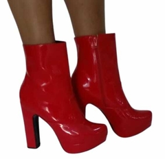 940085 P BOTA BÁSICA SALTO ALTO GROSSO VERMELHO VERNIZ - comprar online