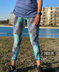 Calza Azul Estampada Lineas Deportiva Mujer Tiro Medio Lycra Suplex - YAGÉ