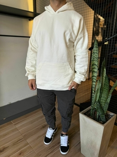 Buzo Canguro Over Blanco Comprar en Porthos Showroom