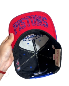 Gorra NBA PISTONS MITCHELL AND NESS #4734 - ESTILOS UNIDOS