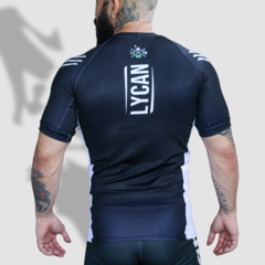 Rash Guard LY23 Manga Curta Grad. Branca na internet