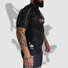 Rash Guard Manga Curta Fit Combat Grad. Preta na internet