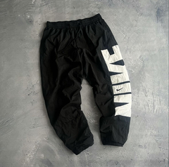 Pant rompevientos Big Nike en internet