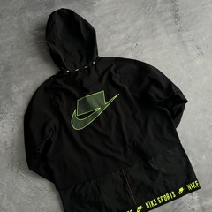 Windbraker Nike NSW en internet