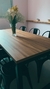 Mesa de jantar medindo 1,80x0,90 com espessura de 45mm