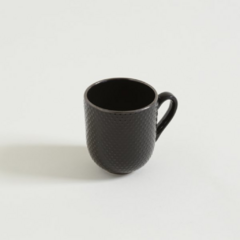 MUG ABUDHABI NEGRO 380ML BORDE COBR - comprar online